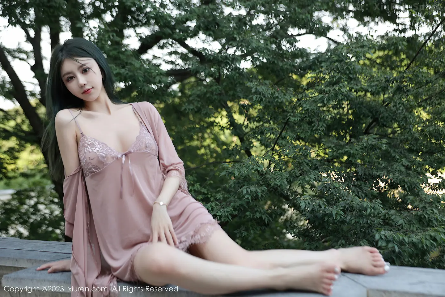 图片[5]-[XiuRen秀人网]VOL.7114 模特tina 甜仔浴缸场景咖啡色蕾丝睡裙湿身秀凹凸身材诱惑写真64P-秀人网官方网站